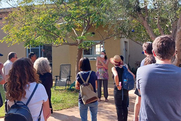 גבעות בר - כשהמדבר הופך לקהילה